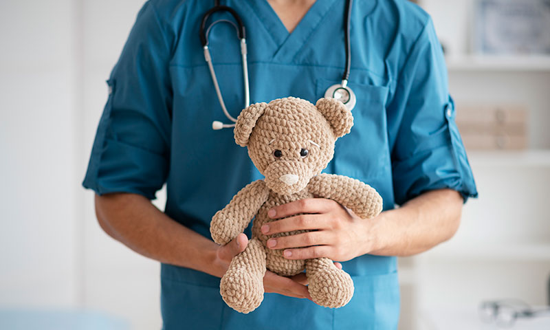 Cuidados de Neonatología y Pediatría
